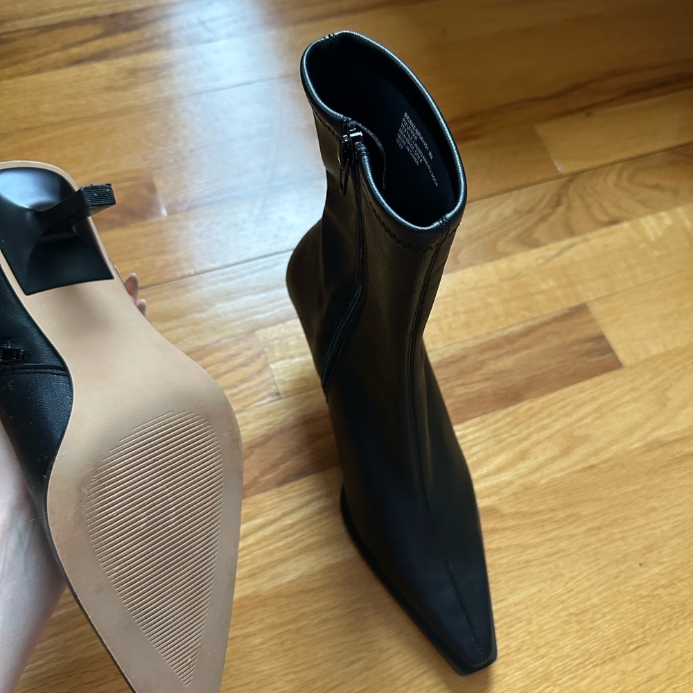 Steve Madden Elegant Black Ankle Boots - Picture 2 of 3